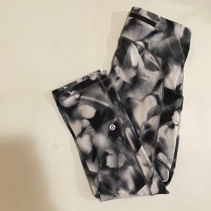 Marble lulu leggings. Used, in good condition